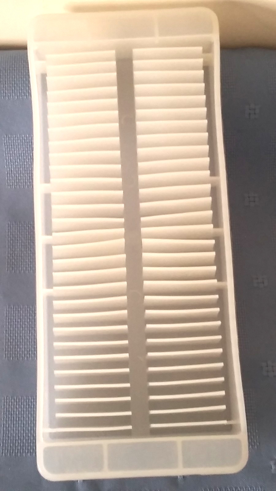 Easy release thin cube ice cube tray ~4" x 10"