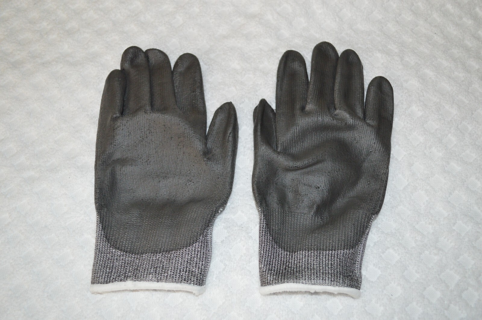 METAL DETECTING ACCESSORIES ~ CUT RESISTANT GLOVES ~ MEDIUM ~ 541 ~ GRAY ~1 PAIR