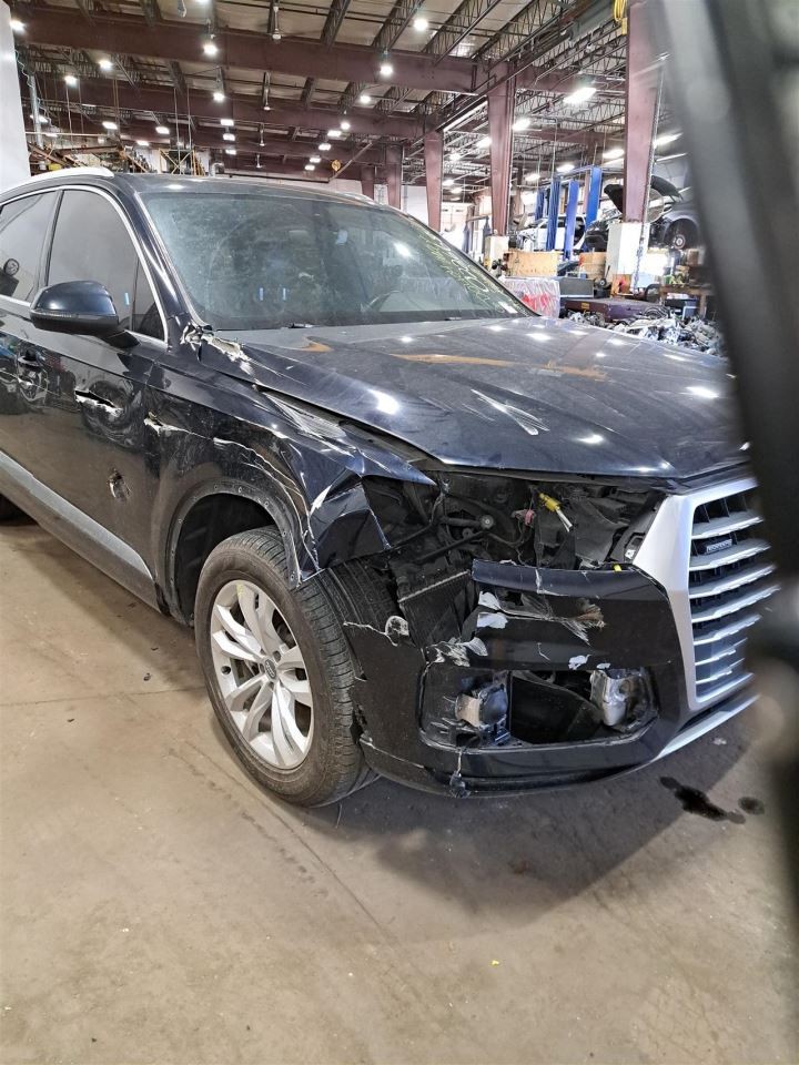 2017 Q7 Audi Camera/Projector Sku#4431180