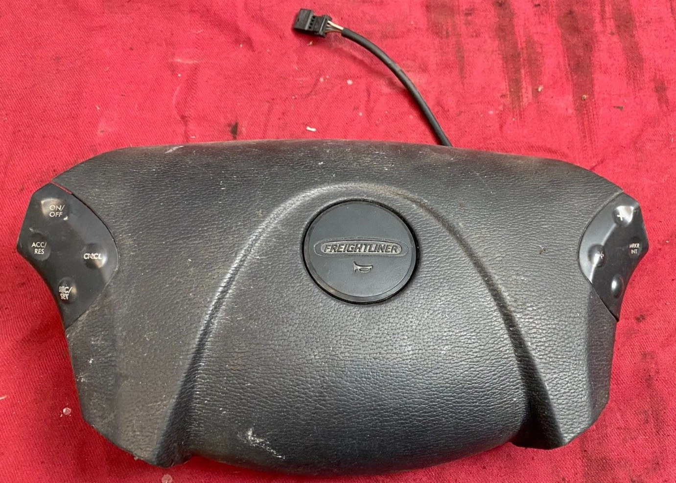 Freightliner Steering Wheel Cover, HORN ,BUTTONS WORN , SEE PICS A14-15886-000