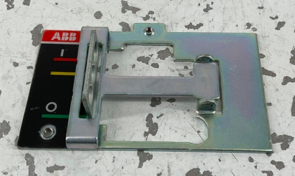 NEW ABB KXTCPLLOPCL PADLOCK DEVICE IN OPEN/CLOSED XT2-XT4
