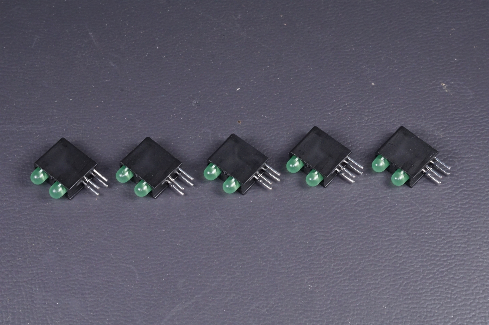 Lot of 5 553-0222F Dialight CBI Bi-Level 3mm Green / Green 565nm R/A 2mA NOS