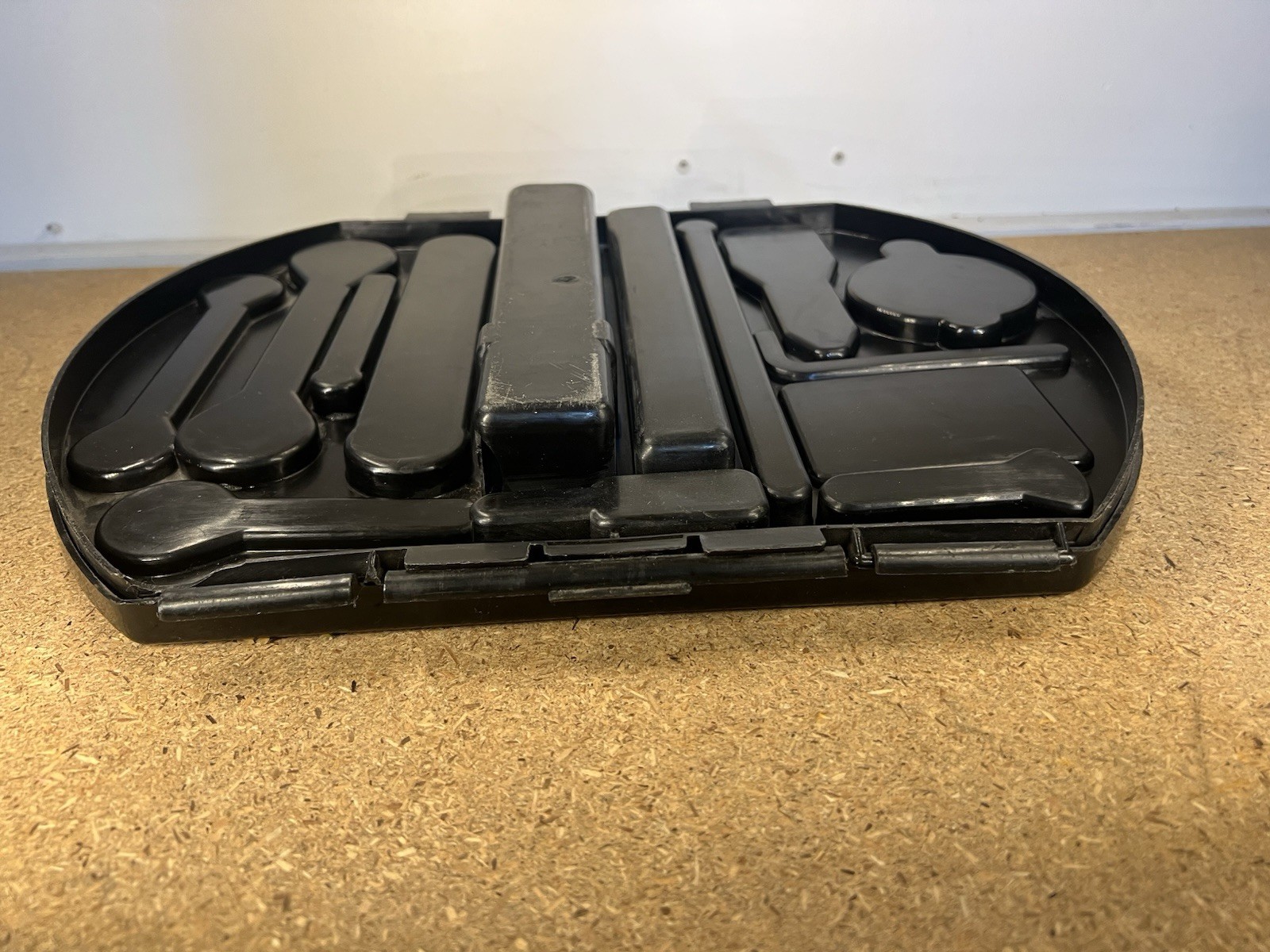 Empty Rare Plastic Jaguar MK2 S-Type 240 340 Tool Kit BD29876 Container 1967-