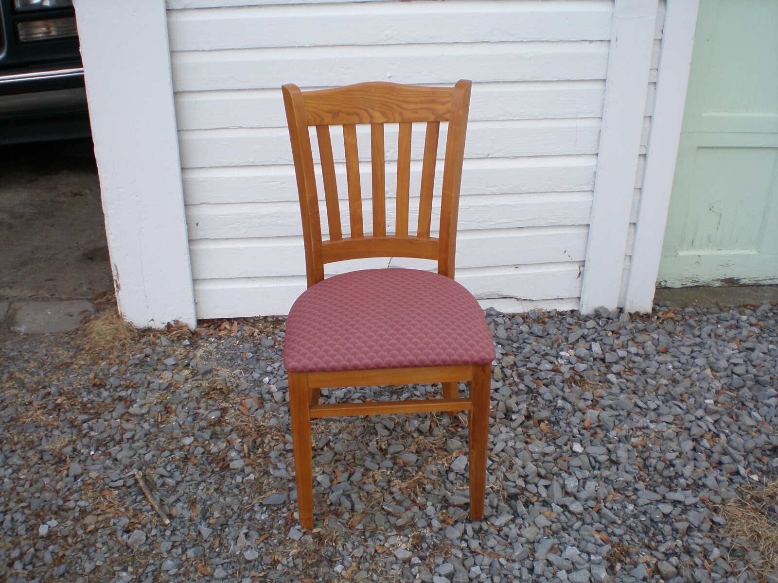 Wooden restaurant chairs (34) in great condition