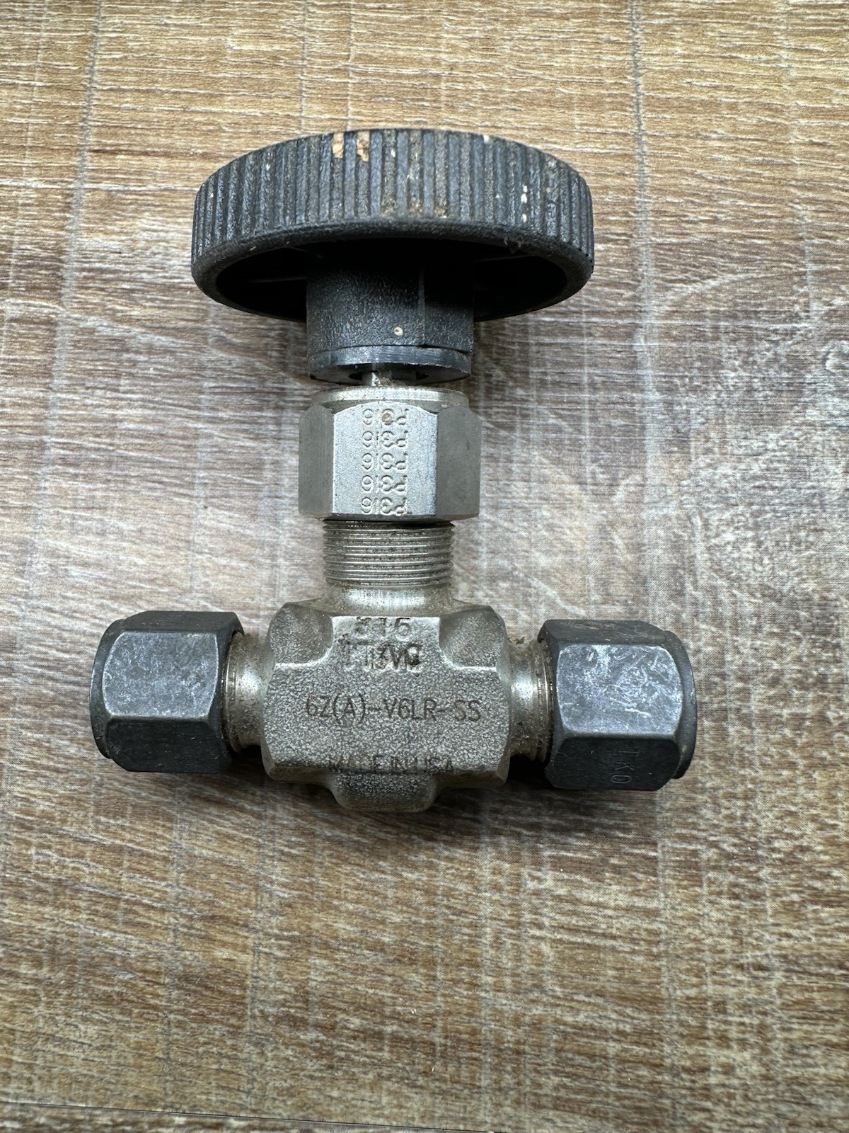 Parker 316 Stainless Steel Needle Valve 1/2” Tube 6ZA-V6LR-SS 5000 PSI (B1-3)