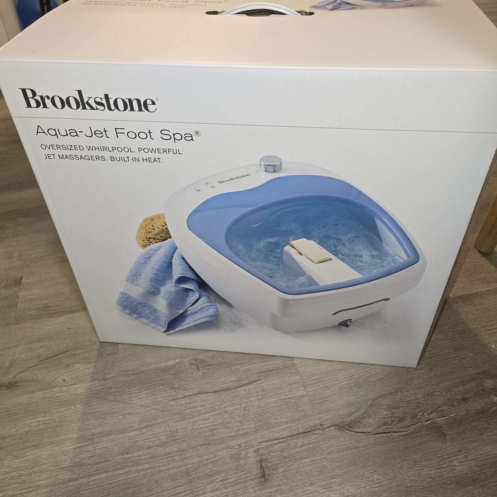 Brookstone Aqua-Jet Foot Spa Foot Bath Blue White Jet Massagers Built-in Heat