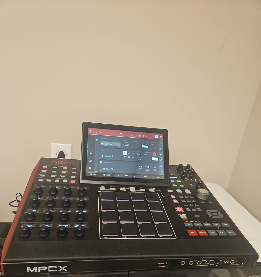 Akai Professional MPC-X Standalone Sampler and Sequencer-USED COND--sw2