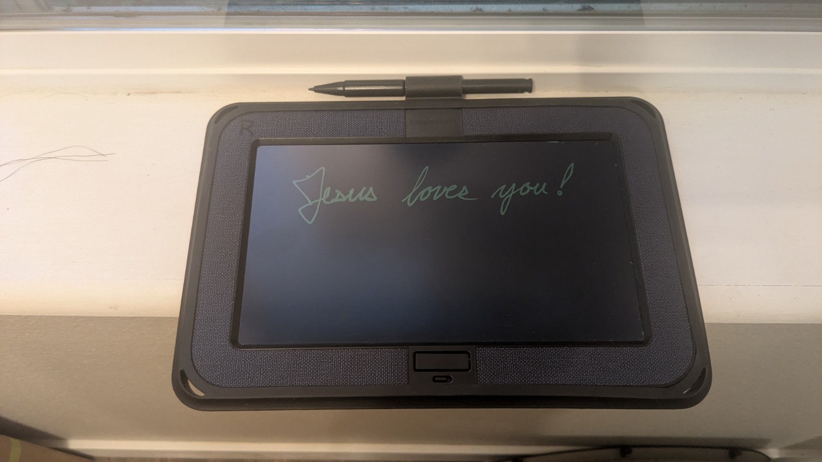 Boogie Board Dashboard eWriter Writing Tablet Black Bumper Case & 2 Stylus Pens