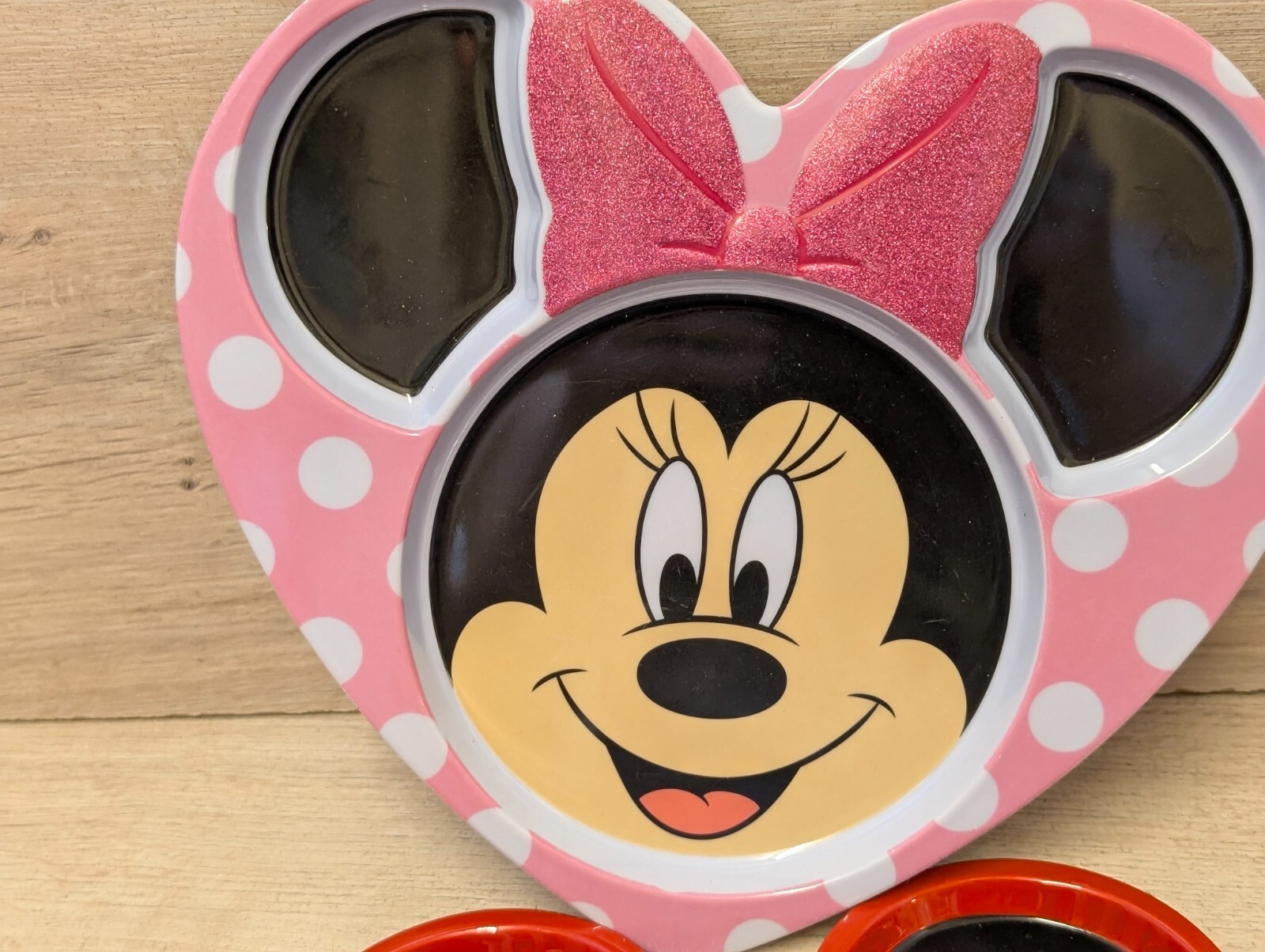 Disney Store mickey and minnie mouse plastic childrens plates