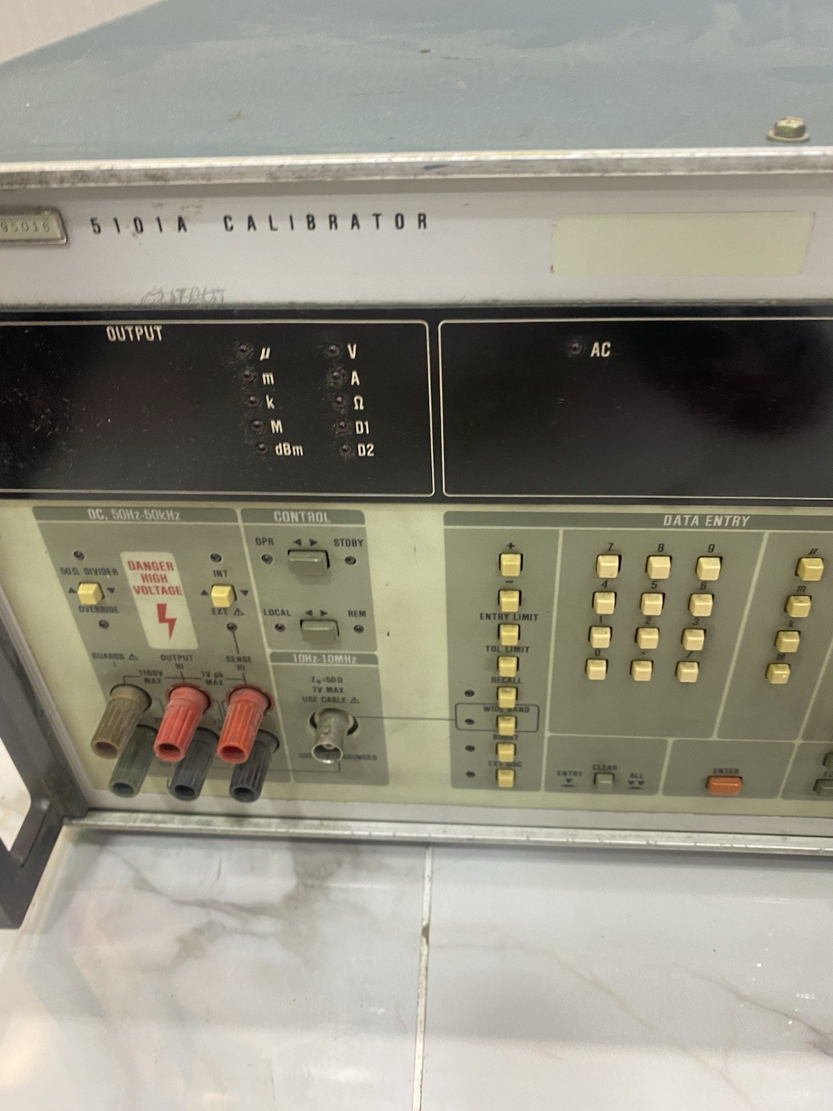 Fluke 5101A Calibrator