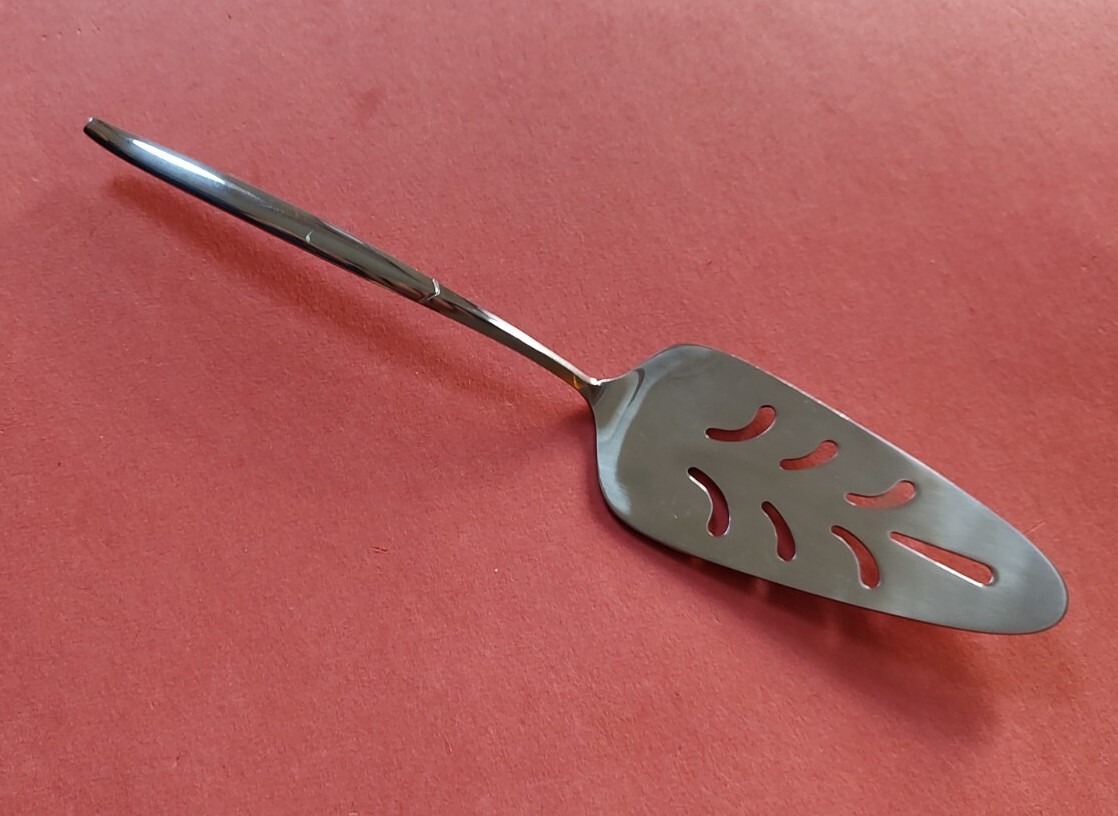 Cosmos Stainless Pie/Cake Server Taiwan 10 5/8" MCM Chevron V Notch Handle