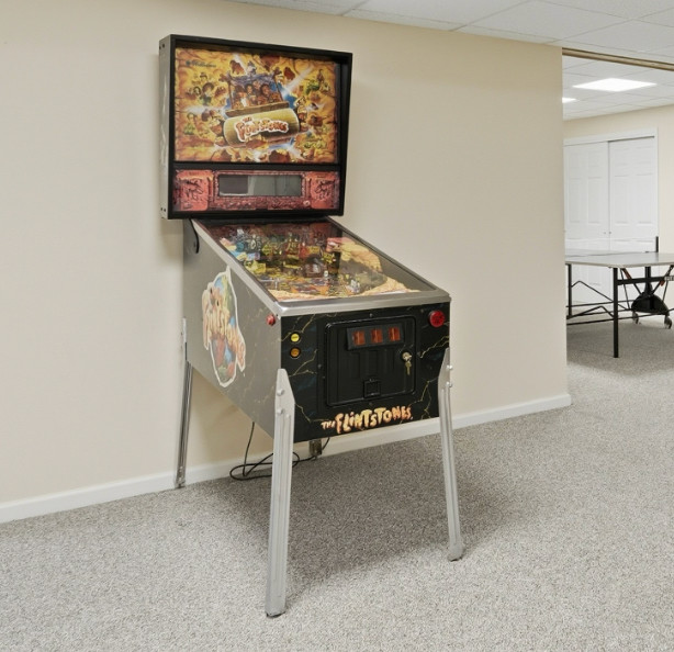 Williams The Flintstones Pinball Machine — Working Condition