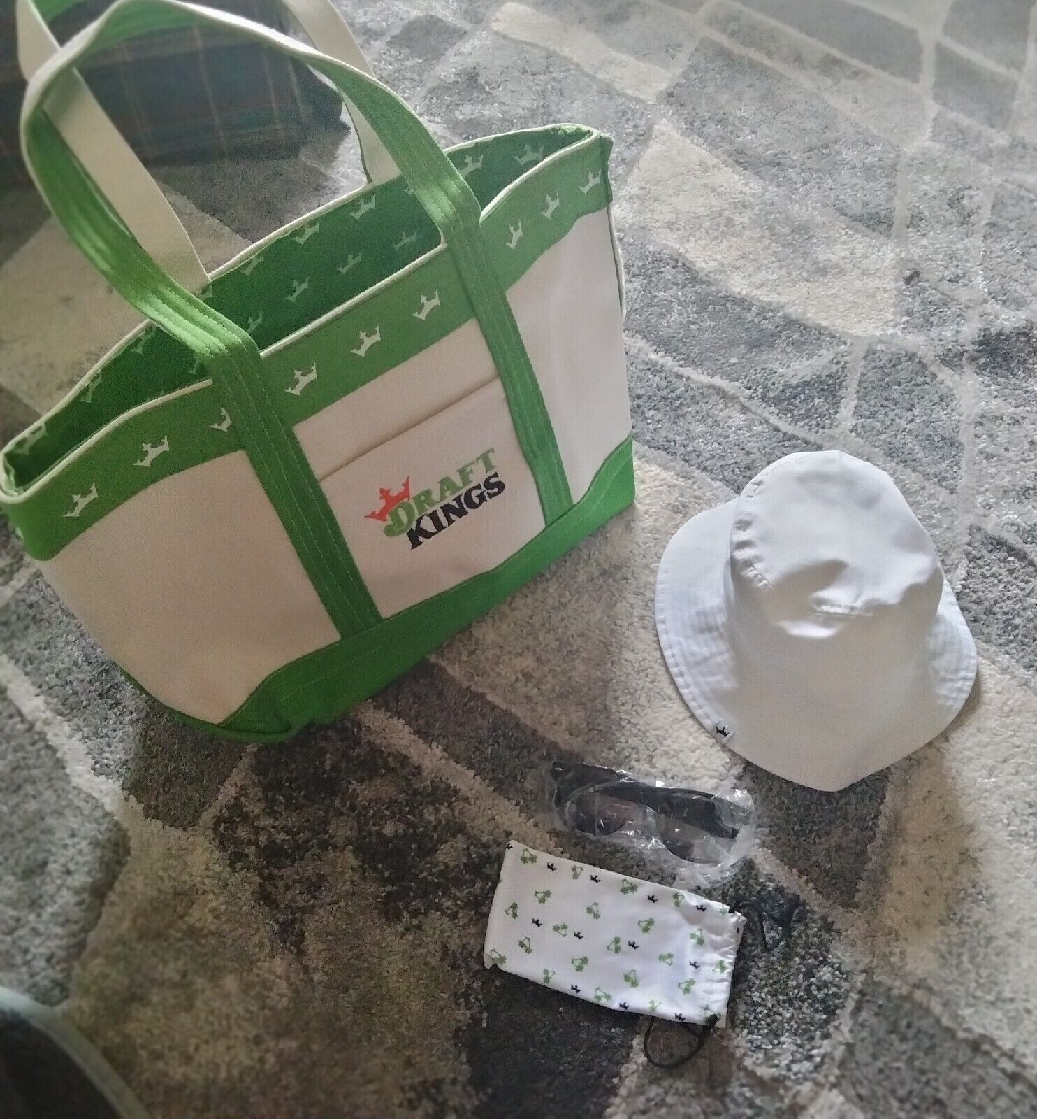 Draftkings Promo Tote Beach Bag + White Bucket Hat + Sunglasses New Collectible