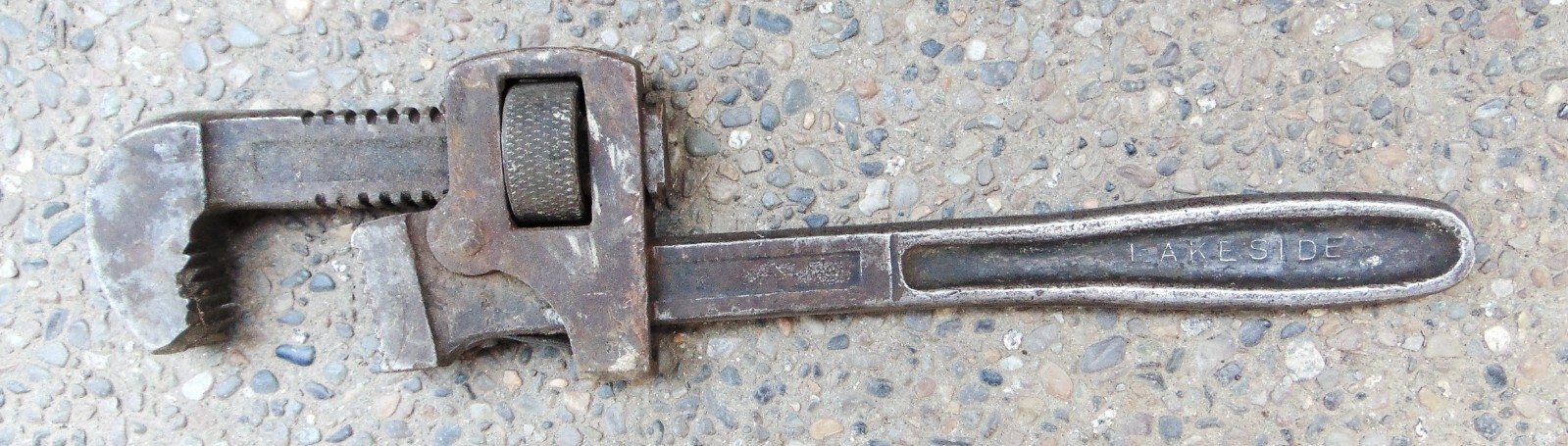 ANTIQUE 14" LAKESIDE  ADJUSTIBLE PIPE WRENCH ~ MADE IN USA