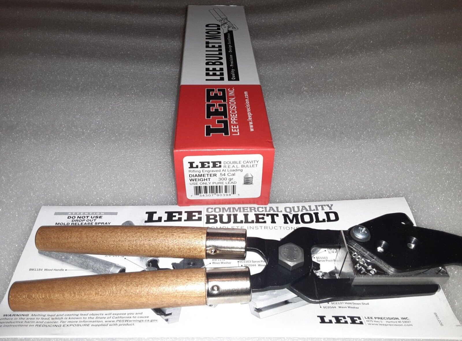 Lee 2-Cavity Bullet Mold 54-300-REAL 54 Caliber (557 Diameter) 300 Grain R.E.A.L