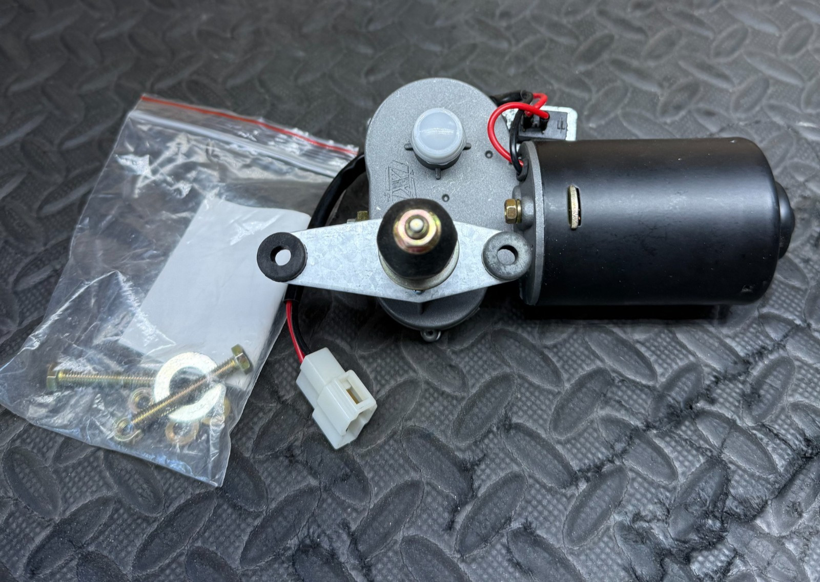 12v Universal Electric UTV Windshield Wiper Motor w/ Hardware Tested Open Box