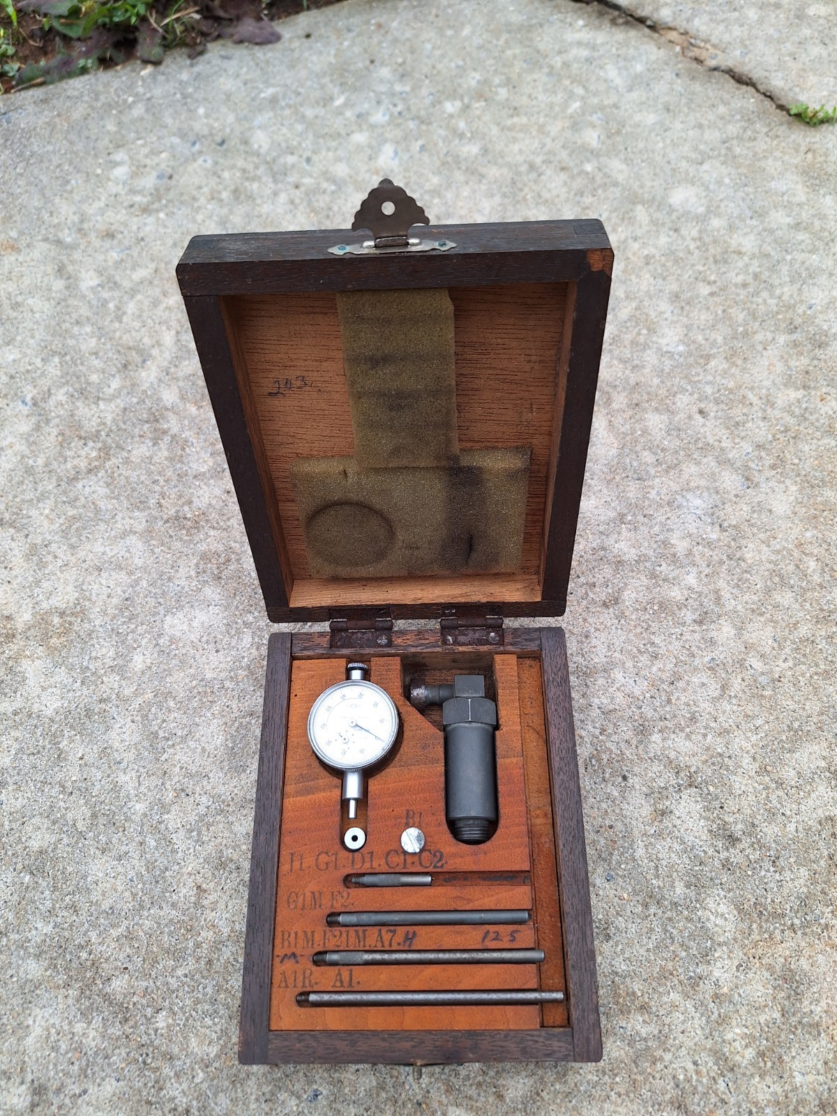 Teclock Dial Indicator Type AM-5 Measuring Gauge in Wooden Case LOOK!!
