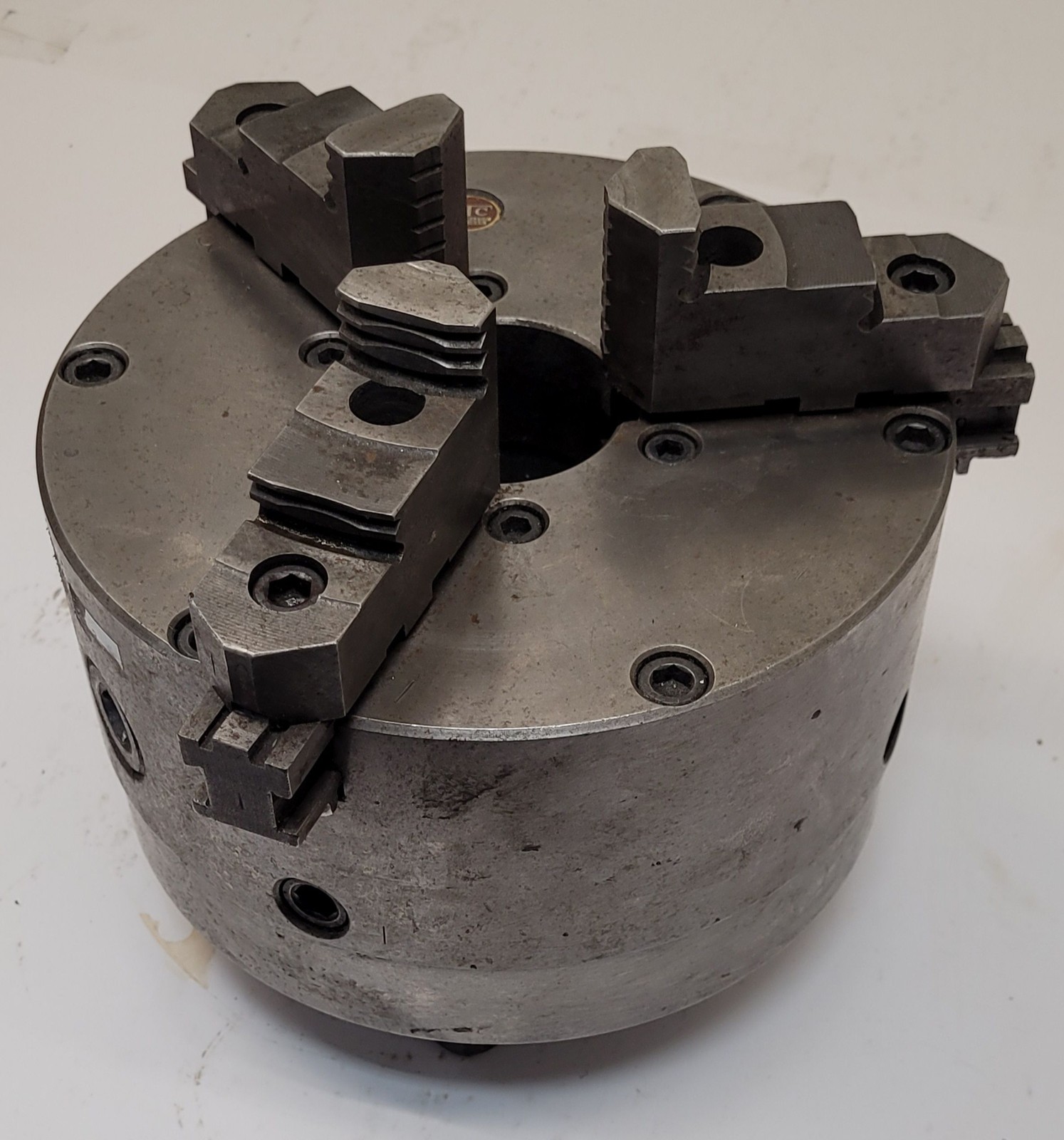BTC 8" Self-Centering Manual Lathe Chuck, 3 Jaw w/ D1-6 Mount