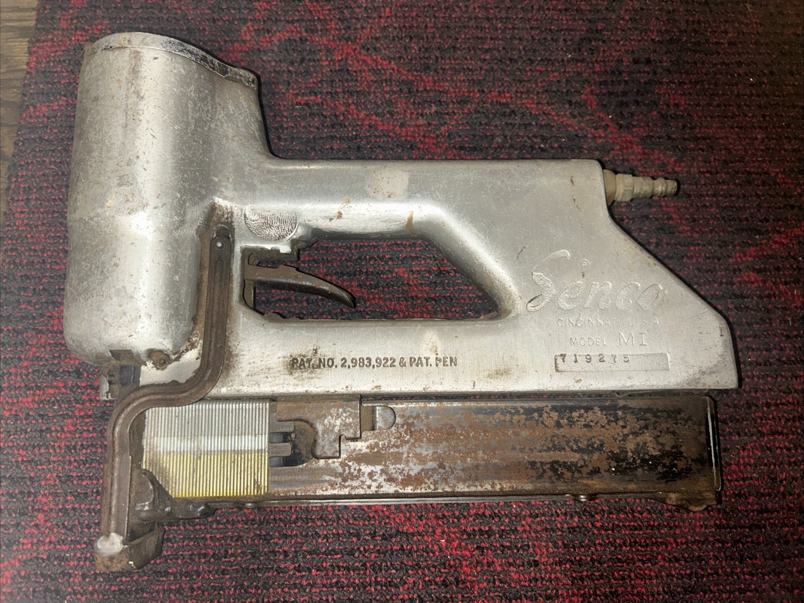 SENCO Model MI Heavy Duty Medium Crown Staple Gun 16GA 25mm-45mm 1”- 1-3/4