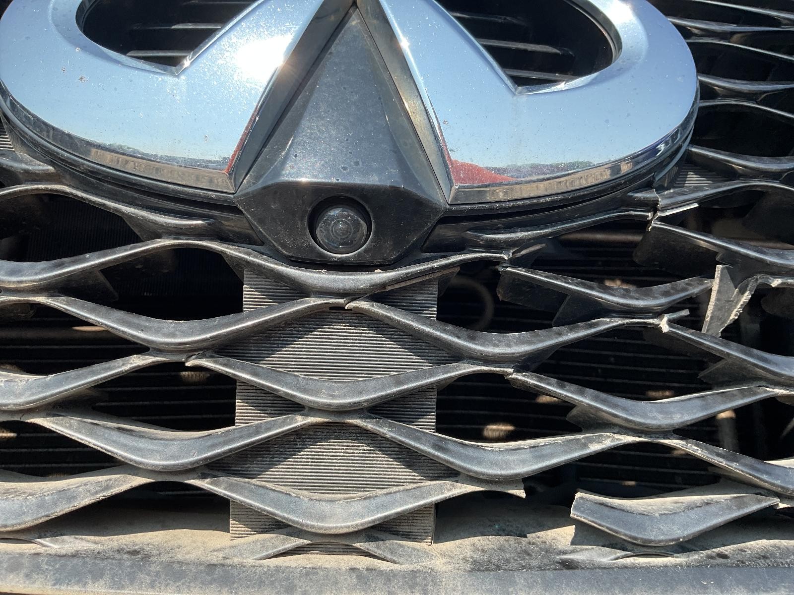 Used Park Assist Camera fits: 2015 Infiniti QX80 camera front view behind grille