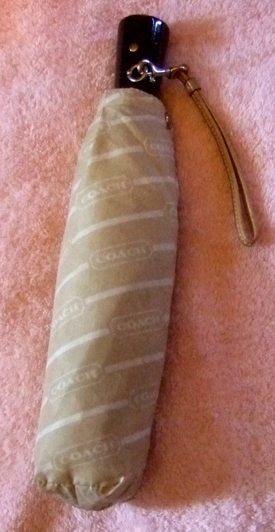 Vintage Coach Umbrella Coach Logo Automatic Umbrella Elegant in the Rain