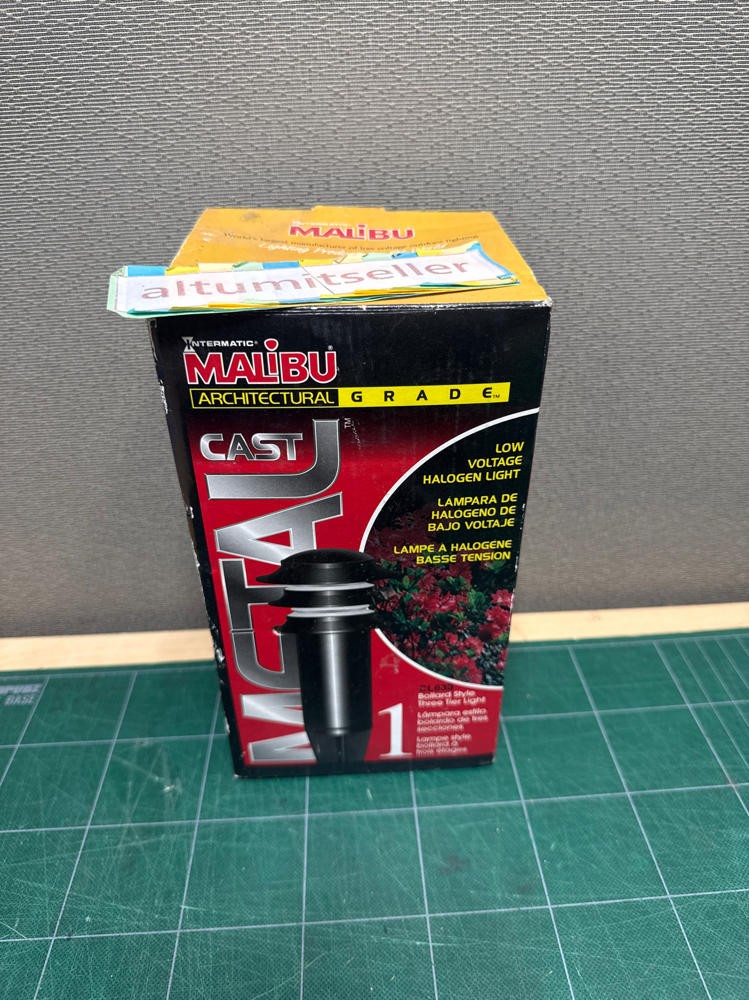 Intermatic Malibu CL638 Metal Low Voltage Bollard 20 Watt 3 Tier  NEW IN BOX