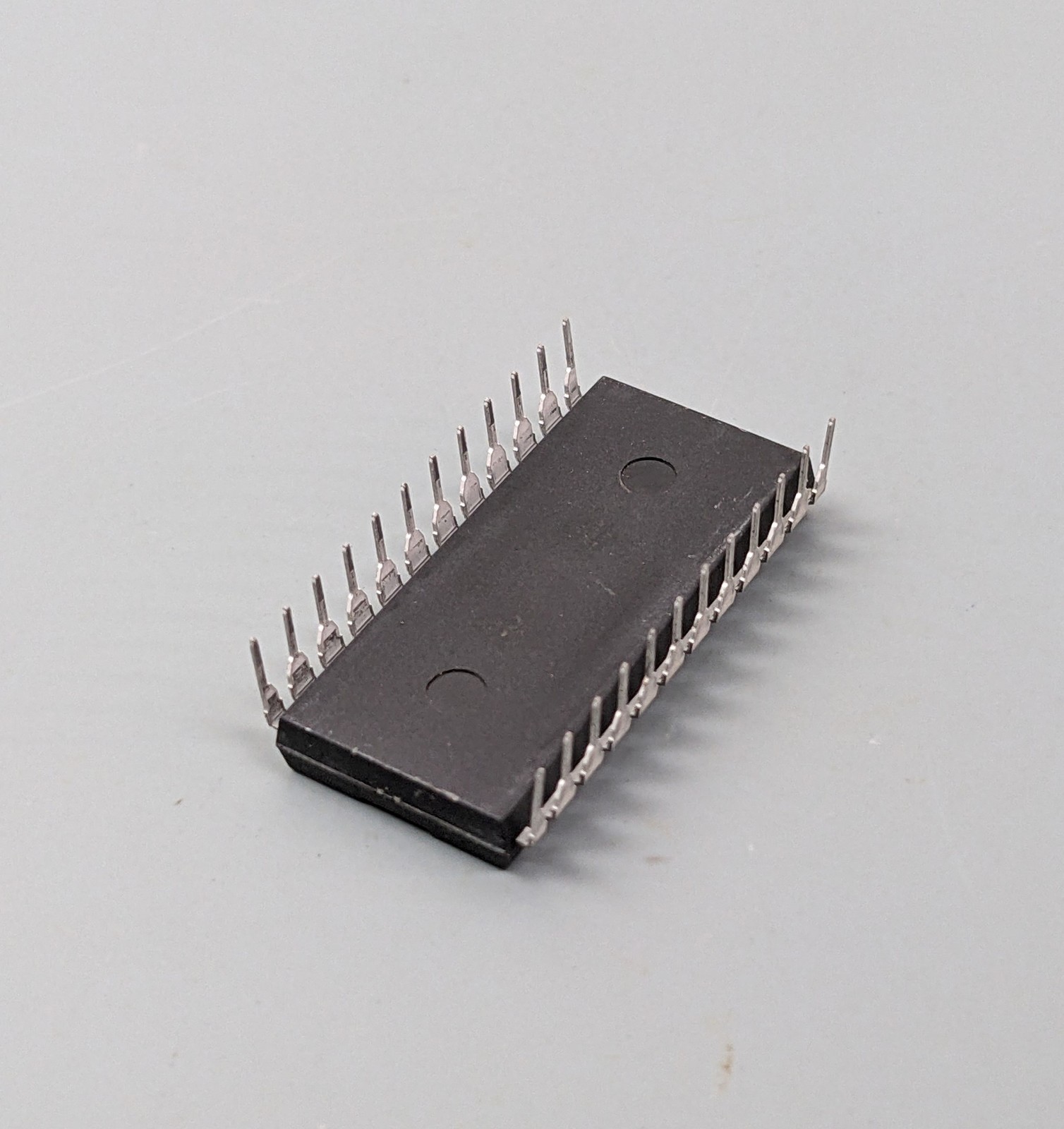 (5) Fujitsu MB8418-20 SRAM ICs, 2K x 8bit, 200NS
