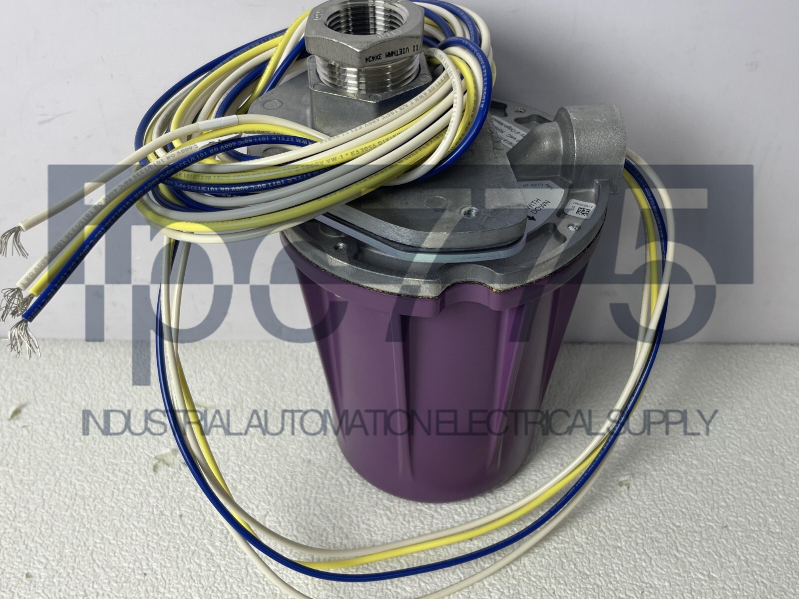 New In Box Honeywell C7061A1012 UV Detection Flame Detector