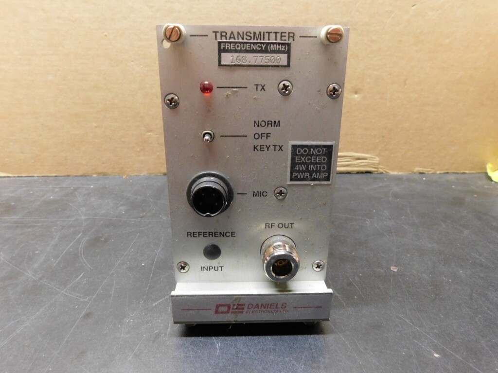 DANIELS ELECTRONICS VT-3/160-SNA800 -- 160MHz Transmitter