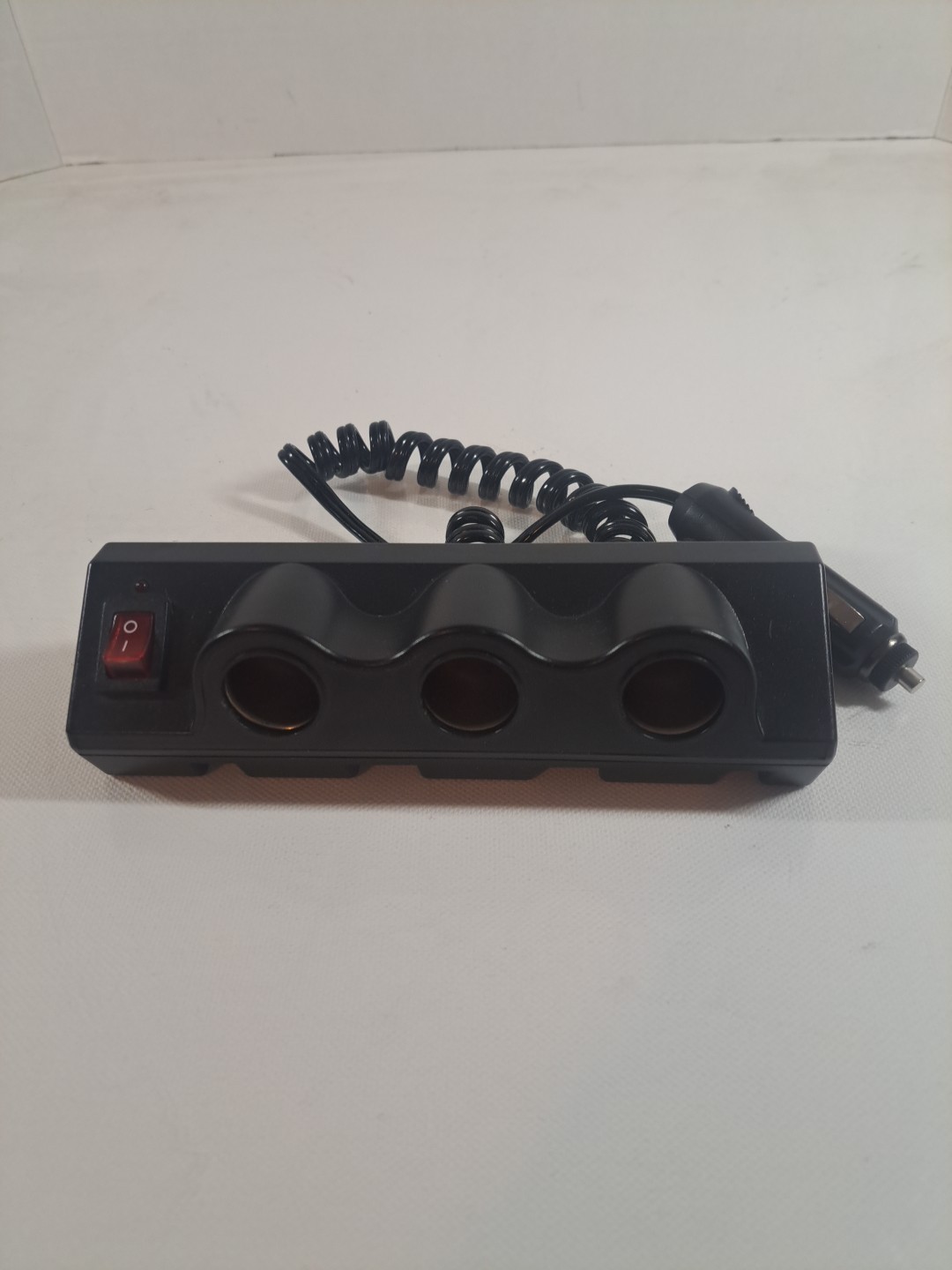 12v, 5 amp, switched 3 way power splitter - plug outlet Pre-owned Condition