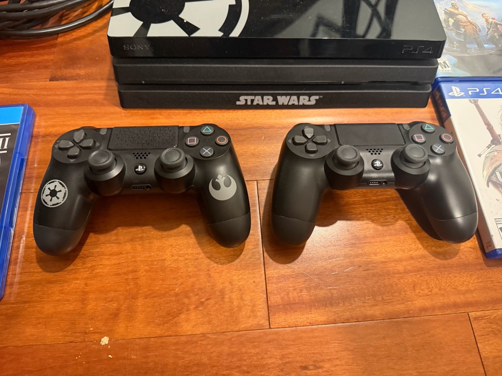 Sony PlayStation 4 Star Wars Edition With 4 Games 2 controllers