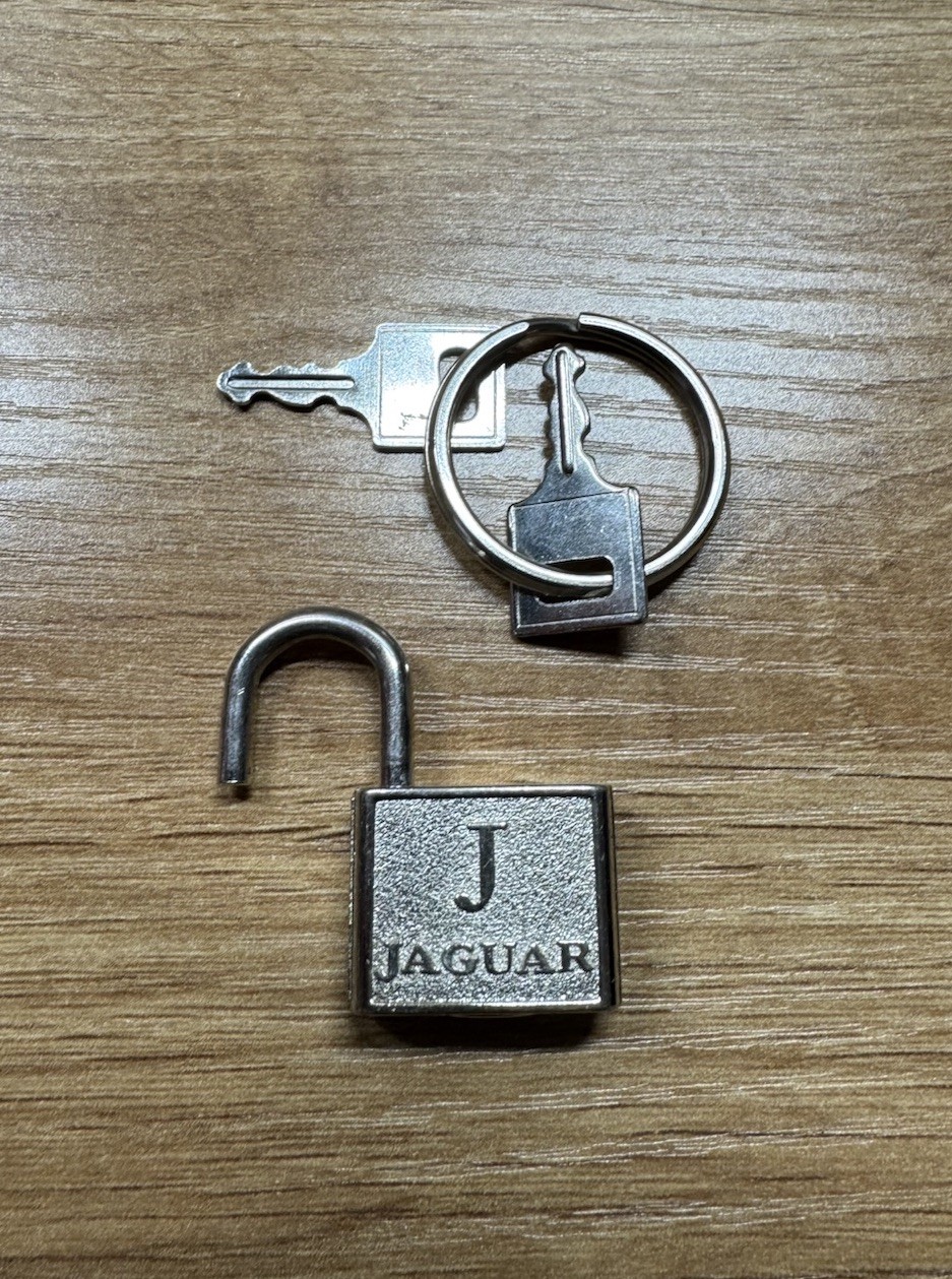 Small JAGUAR Padlock - Working with 2 Keys