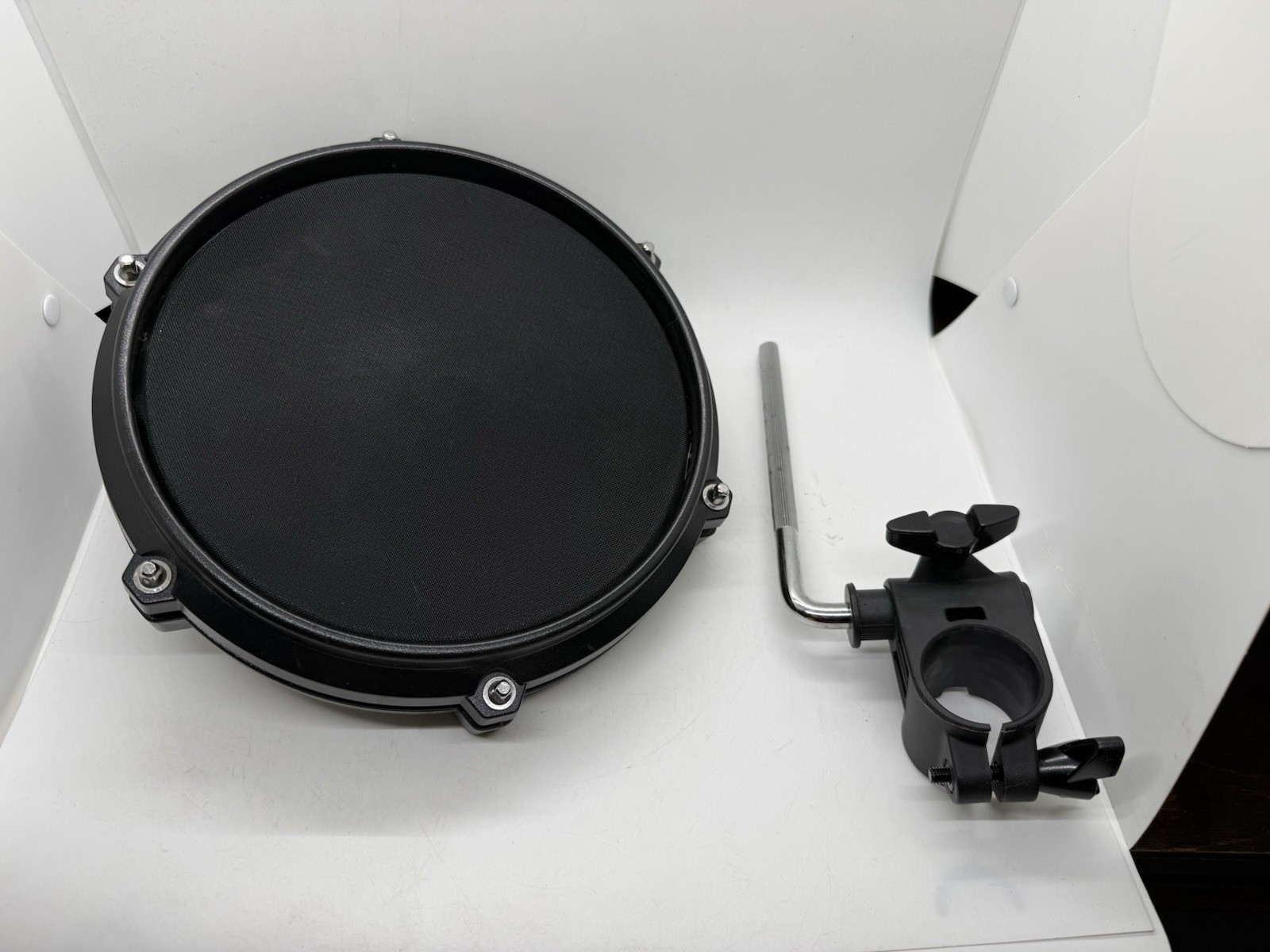 Alesis 8" Mesh Drum Pad  w/turbo Clamp 1.5”& L-Bar Tom Turbo Single Zone