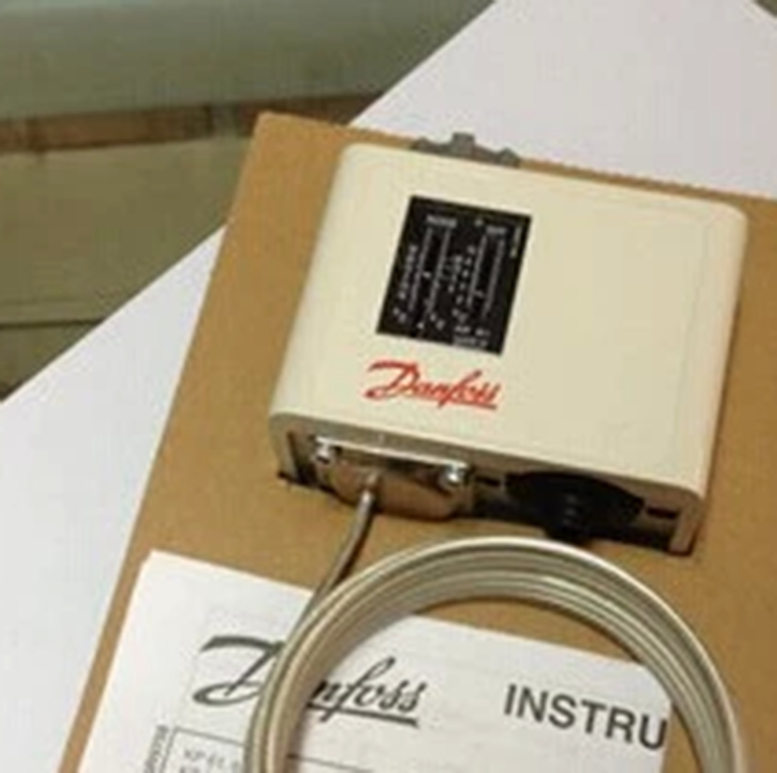 DANFOSS KP77 060L112166 Danfoss Temperature Switch New