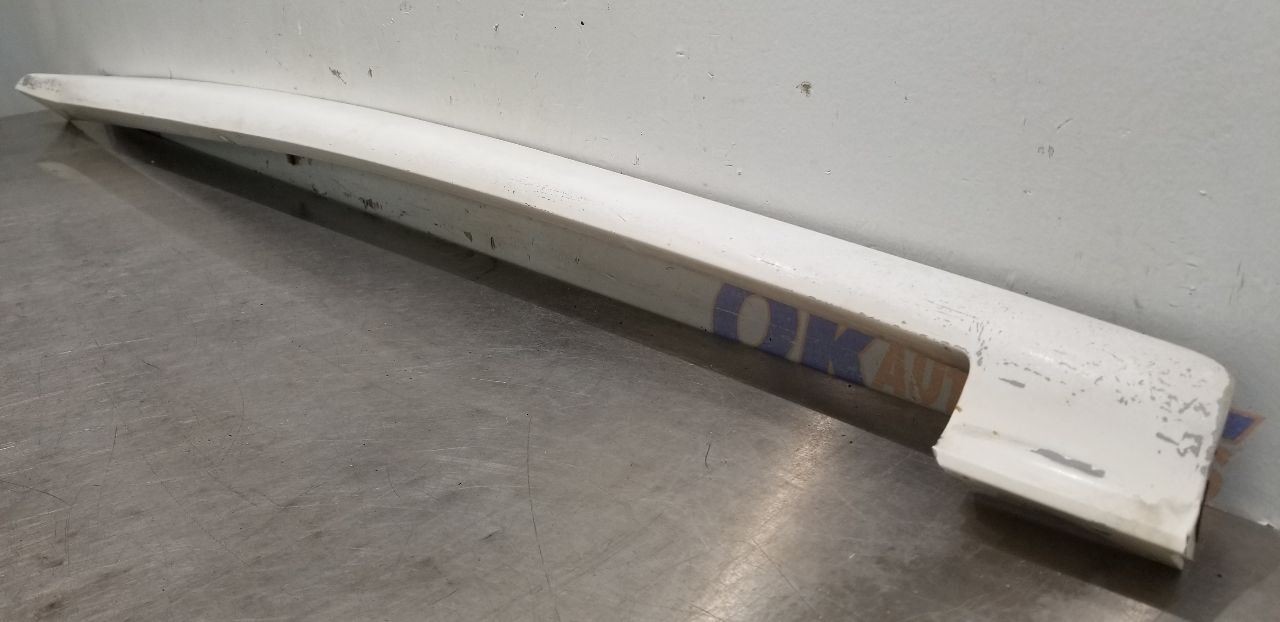 90 CHEVY CAMARO IROC-Z CONVERTIBLE QUARTER PANEL UPPER TRIM LEFT DRIVER WHITE