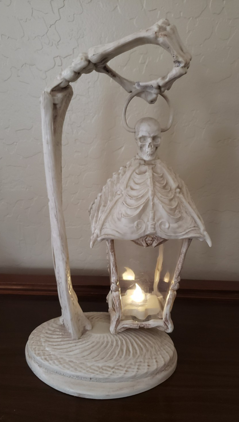 HALLOWEEN SKELETON HAND LANTERN HANGING OR STANDING LIGHT UP SKULL & HAND DECOR.