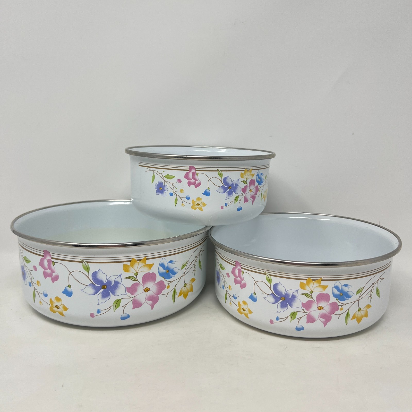 Alan Roberts Set of 3 Nesting Enamel on Steel Bowls Floral