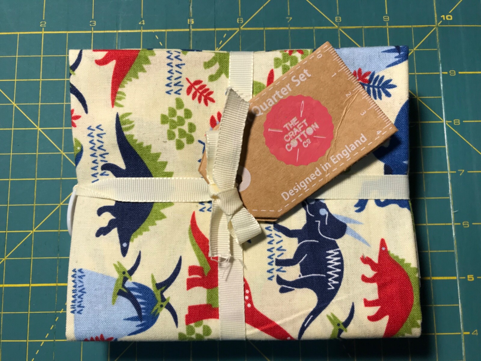 Craft Cotton Company fat quarter bundle DINOSAURS LAND Holiday SALE