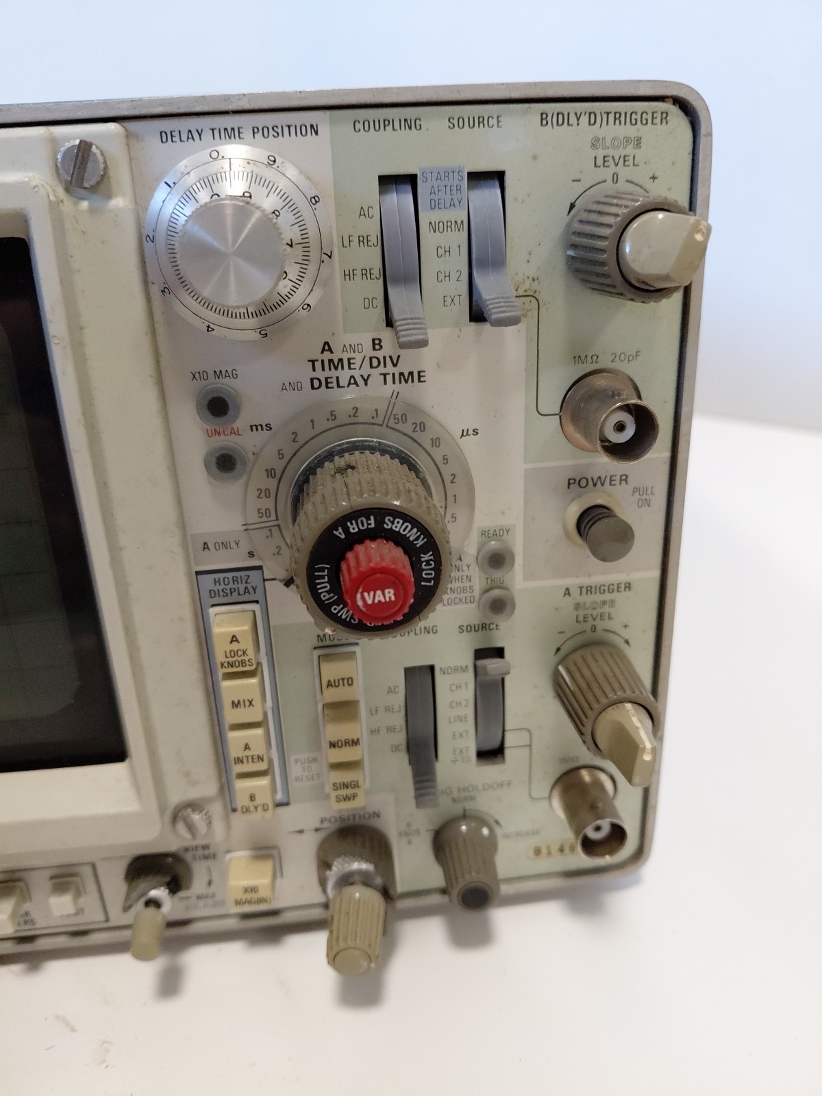 Tektronix 464 Storage Oscilloscope Options 4 & 93 - POWERS ON UNTESTED No Handle