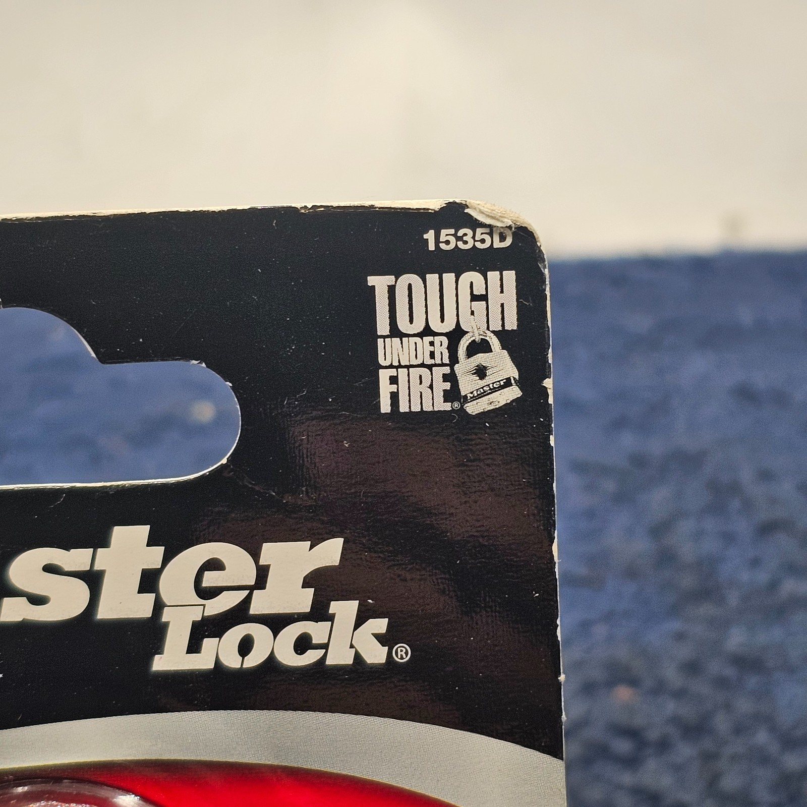 Master Lock 1535D: 1-1/2in (38mm) Customizable Combination Padlock