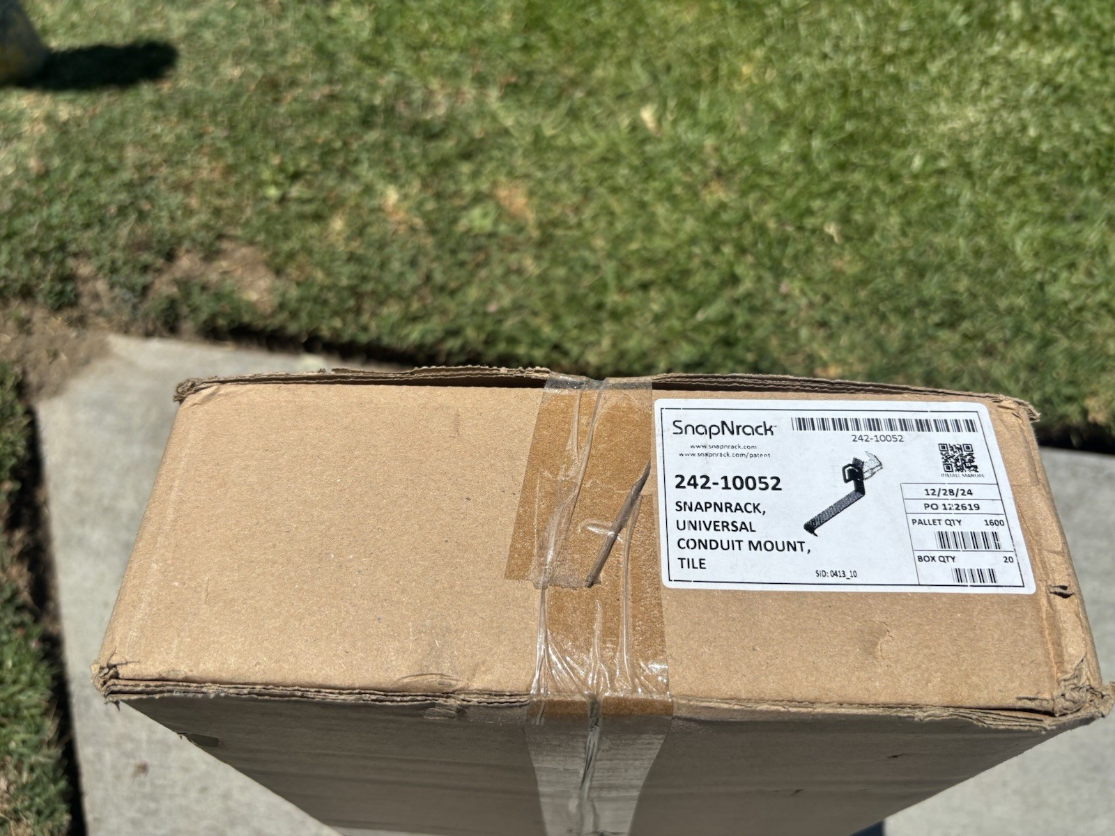 SnapNrack 242-10052 Universal Conduit Mount Tile Roof Solar Mount Box of 20 NEW