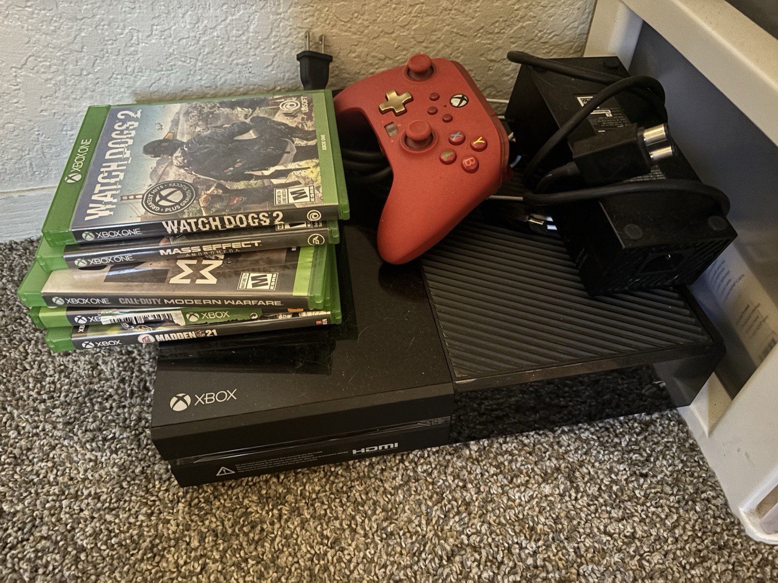 Xbox One with Wired Control and 5 Games Bundle