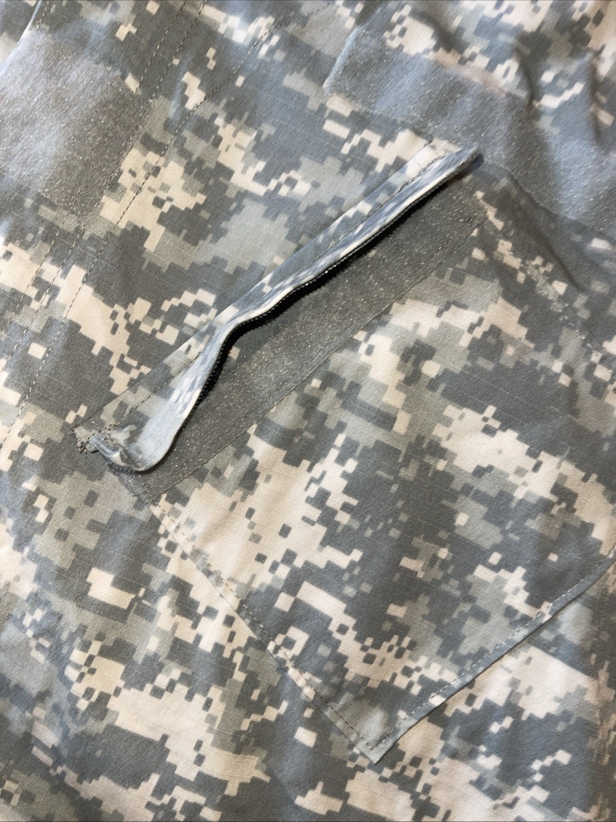 US Army ACU Combat Jacket Medium Regular Digital Camo Ripstop 2000s Military