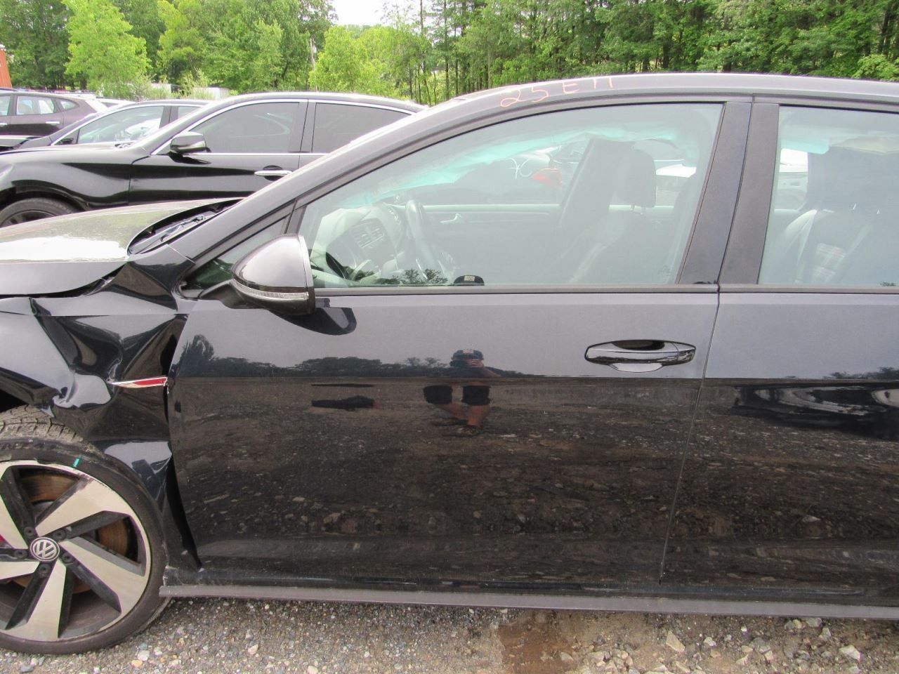 GTI 2018 Glove Box 1048596