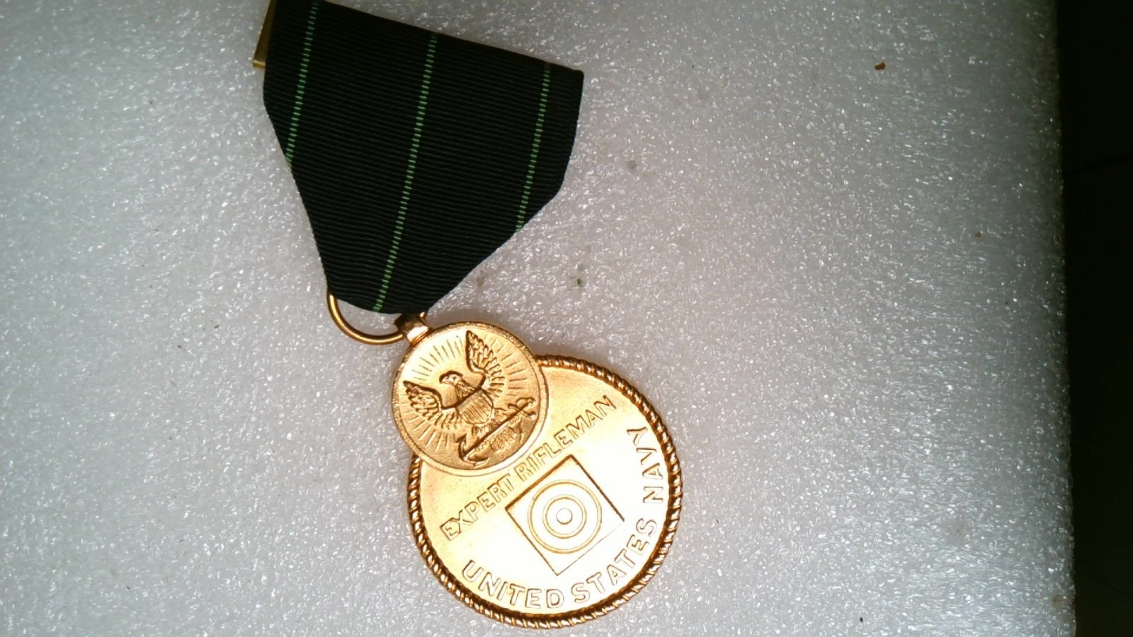 MILITARY INSIGNIA MEDAL UNITED STATES NAVY EXPERT RIFLEMAN