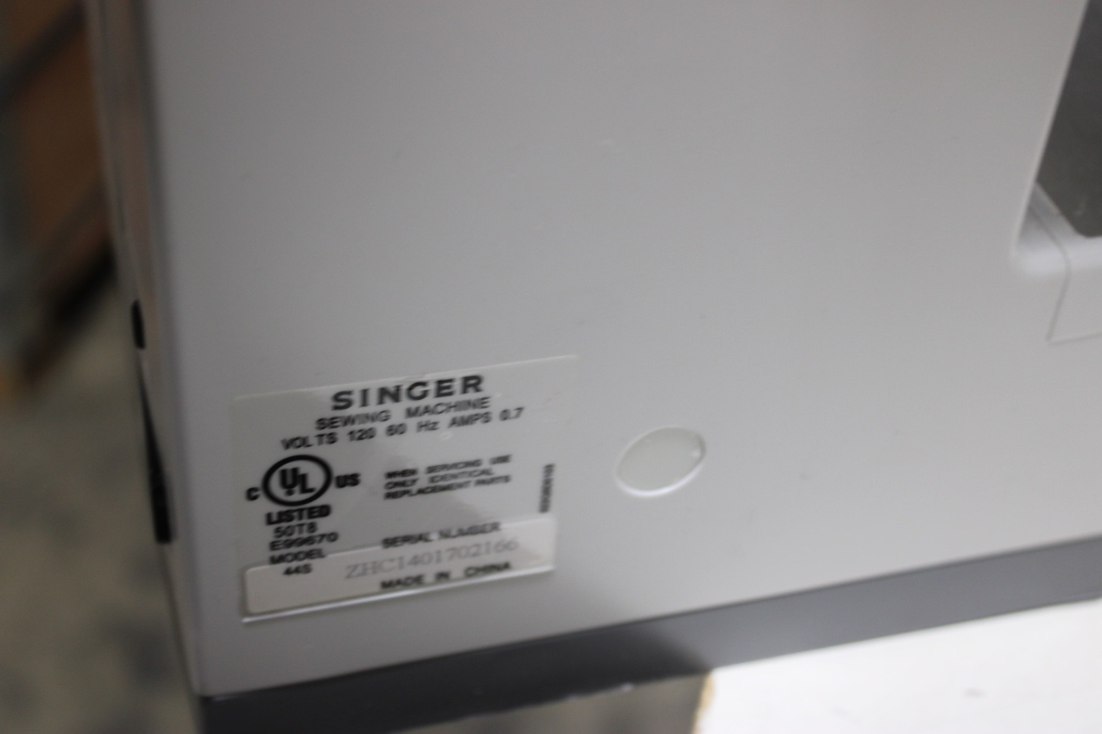 SINGER Heavy Duty 44S Mechanical Household Sewing Machine