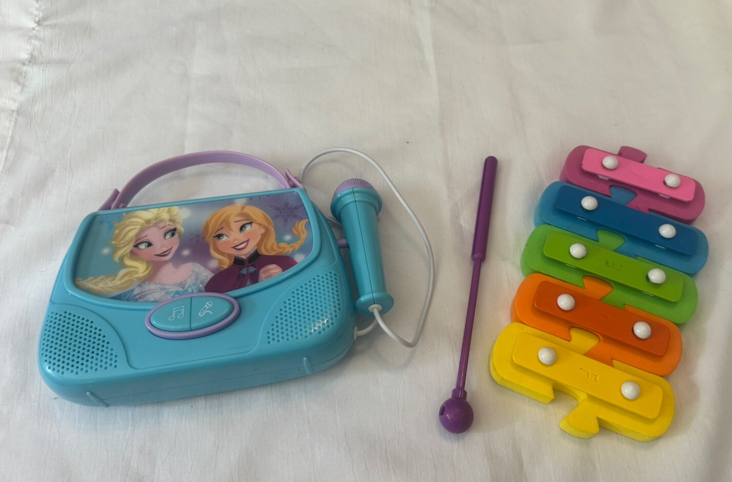 LOT OF 2, XYLOPHONE PUZZLE  AND FROZEN KARAOKE SING ALONG PURSE