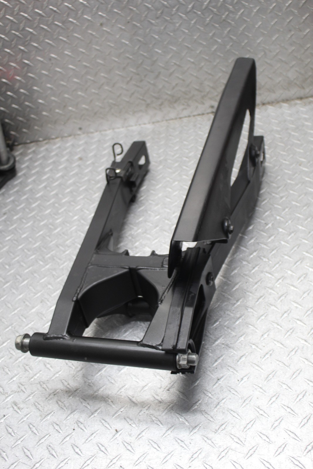2009 KAWASAKI NINJA 250R EX250J REAR SWINGARM BACK SUSPENSION SWING ARM