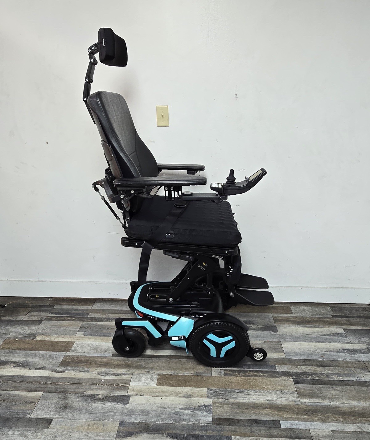 PERMOBIL F3  POWER WHEELCHAIR,POWER TILT,RECLINE,LEGS & LIFT.