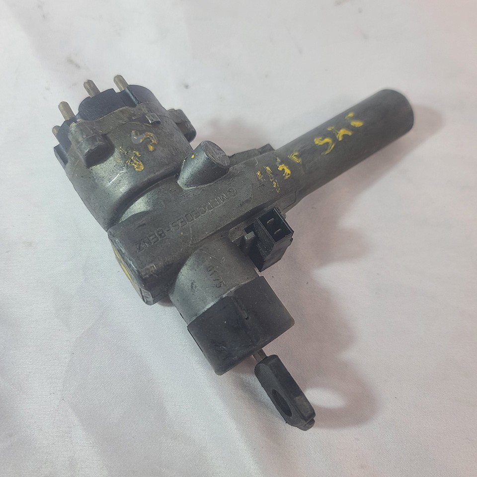 Genuine Mercedes Ignition Steering Lock w/ Key W108 W109 W116 R107
